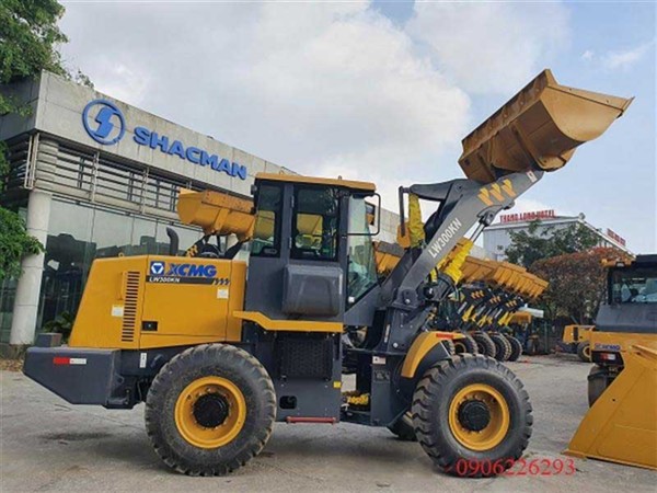 Máy xúc lật XCMG 2021 gầu 2,2 khối - LW300KN