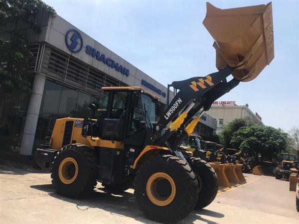 Máy xúc lật bánh lốp XCMG gầu 3,5m3 LW500FN