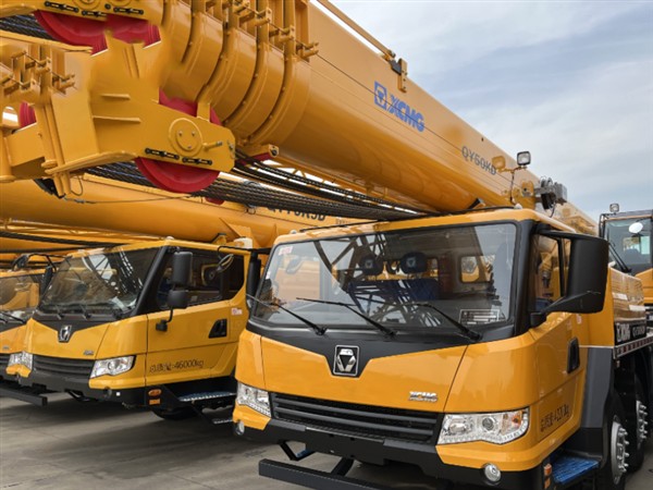 Xe cẩu bánh lốp nâng hạ XCMG QY50KD