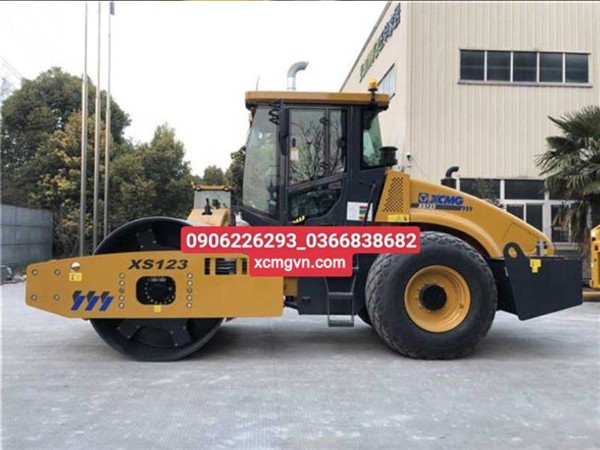 Xe Lu rung XCMG 2 cầu thủy lực XS123