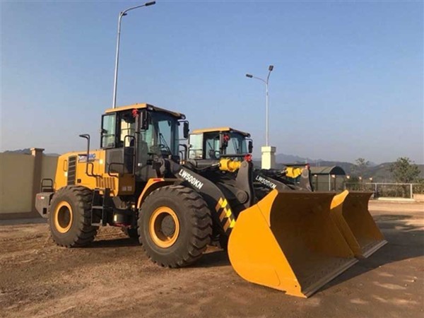 Xe xúc lật XCMG 2 tầng đổ cao 4,5m LW500KN